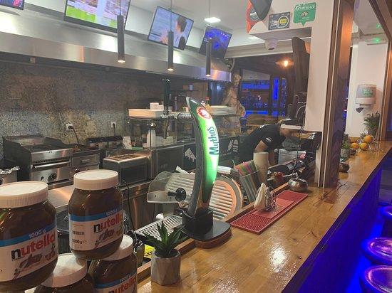 Nando's Gyros & BBQ