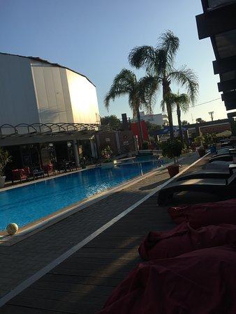 Republica Pool Bar