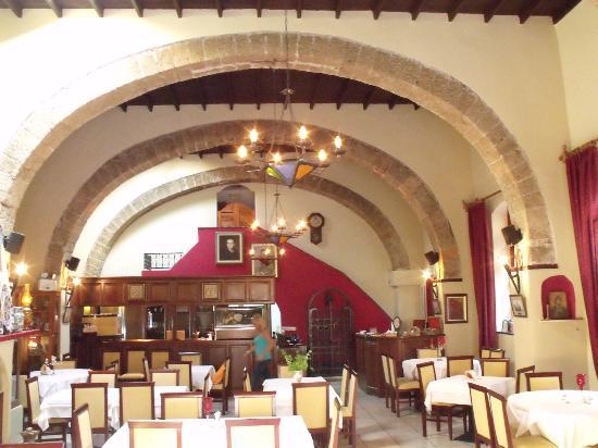 Dinoris Fish Restaurant