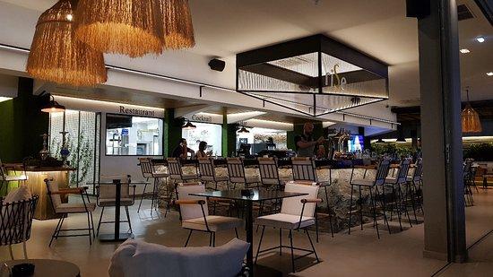 riSe Restaurant & Cocktail Bar