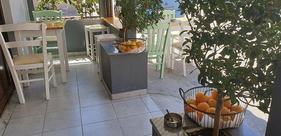 Bakery makarounas
