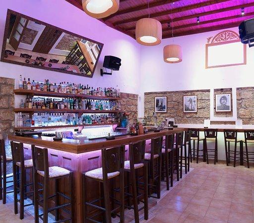 Crazy Moon Cocktail Bar